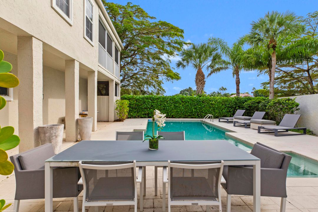 For Sale: $1,850,000 (4 beds, 3 baths, 2401 Square Feet)