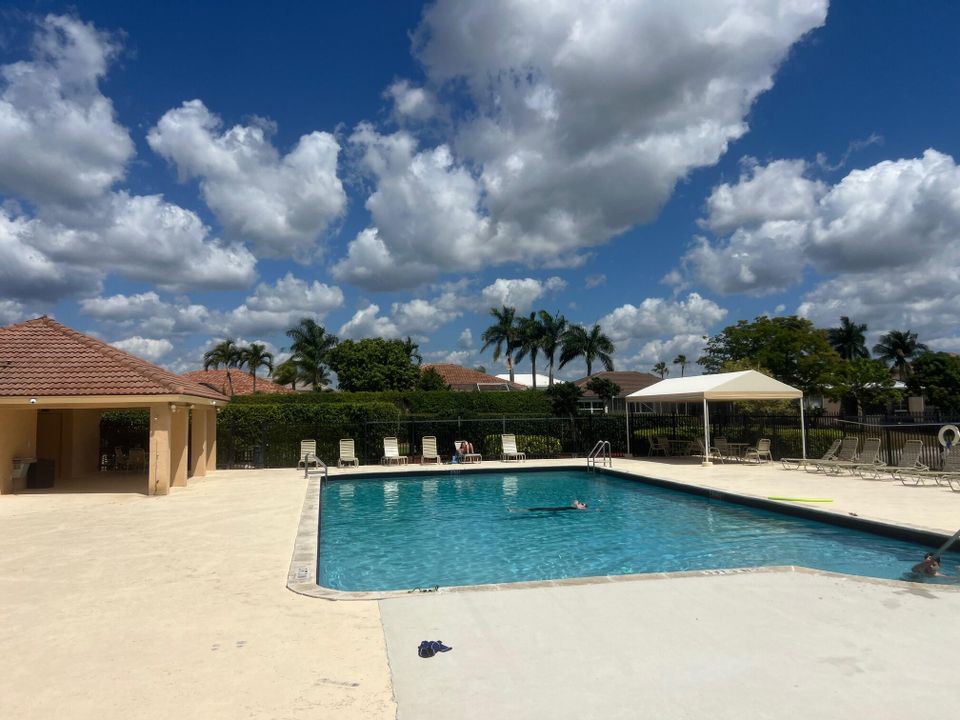 For Rent: $4,600 (4 beds, 2 baths, 2001 Square Feet)