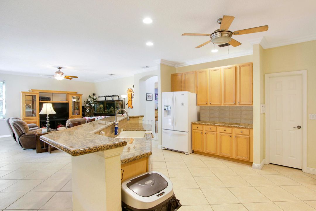 Active With Contract: $669,000 (5 beds, 3 baths, 3007 Square Feet)