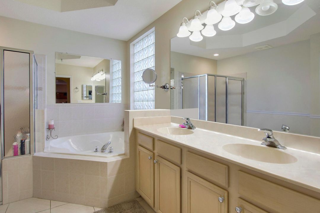 Active With Contract: $669,000 (5 beds, 3 baths, 3007 Square Feet)