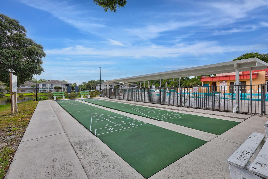 合同活跃: $165,000 (2 贝兹, 2 浴室, 1170 平方英尺)