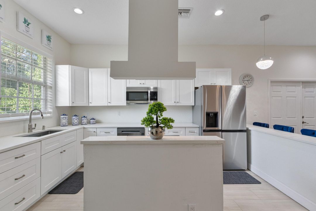 For Rent: $2,700 (2 beds, 2 baths, 1559 Square Feet)