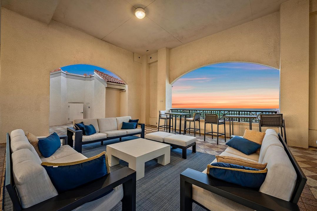 待售: $5,500,000 (3 贝兹, 3 浴室, 2734 平方英尺)