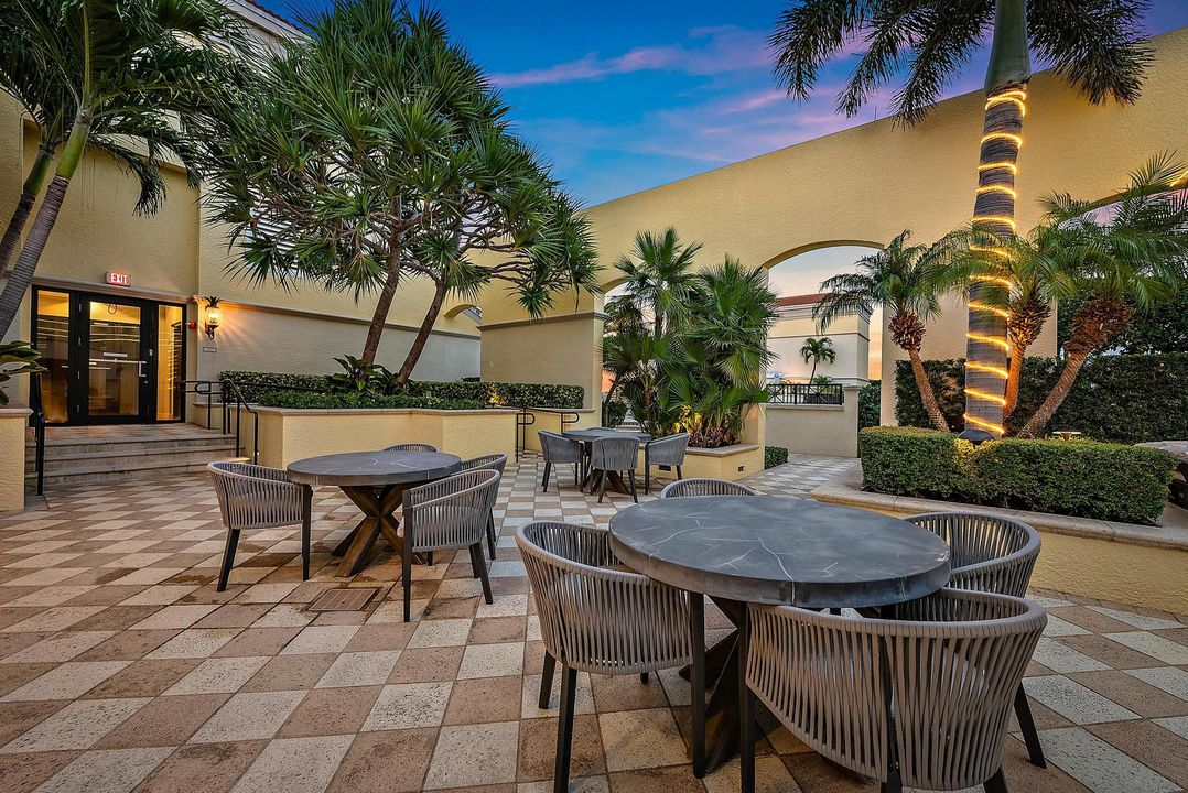 待售: $5,500,000 (3 贝兹, 3 浴室, 2734 平方英尺)