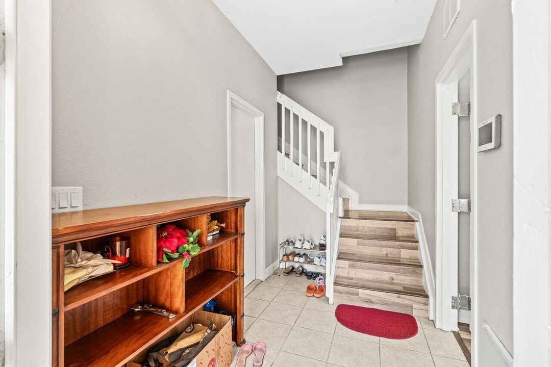 For Sale: $350,000 (4 beds, 3 baths, 1988 Square Feet)