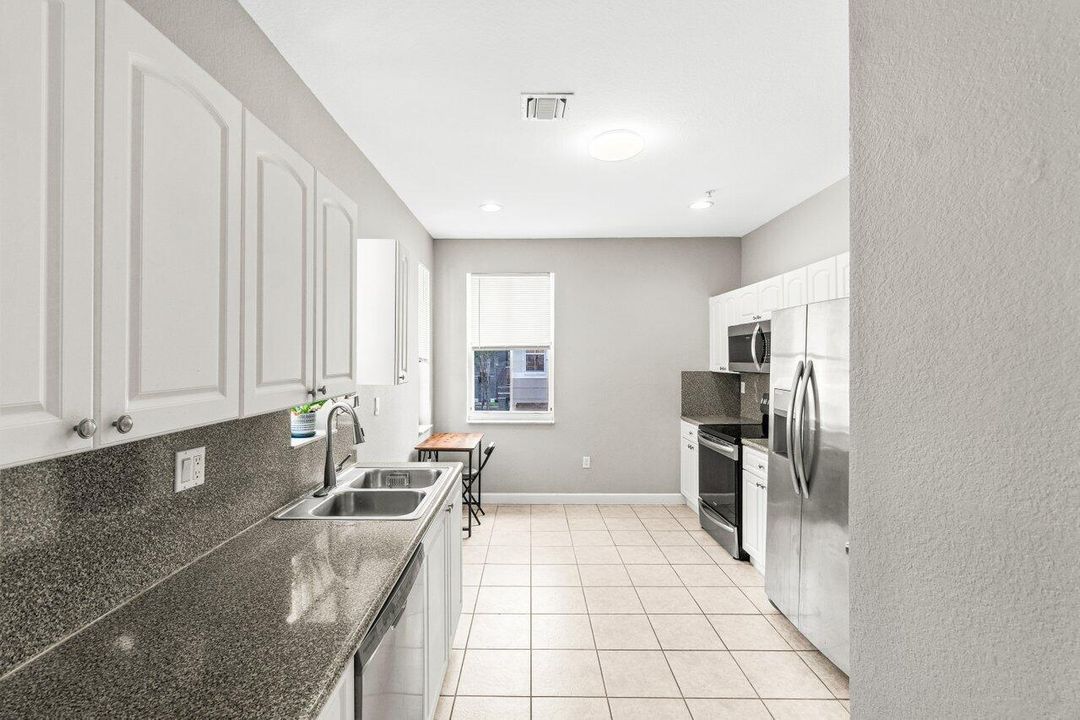 For Sale: $350,000 (4 beds, 3 baths, 1988 Square Feet)