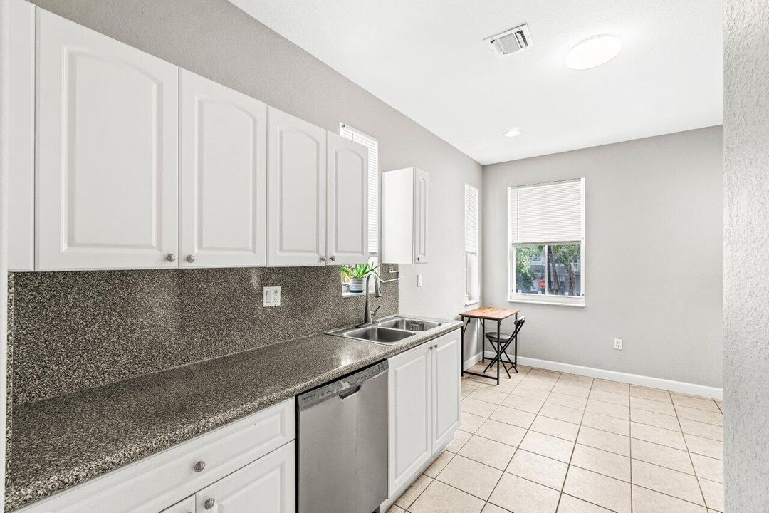 For Sale: $350,000 (4 beds, 3 baths, 1988 Square Feet)