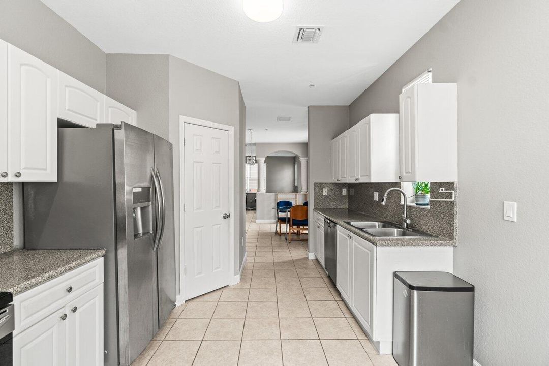 For Sale: $350,000 (4 beds, 3 baths, 1988 Square Feet)