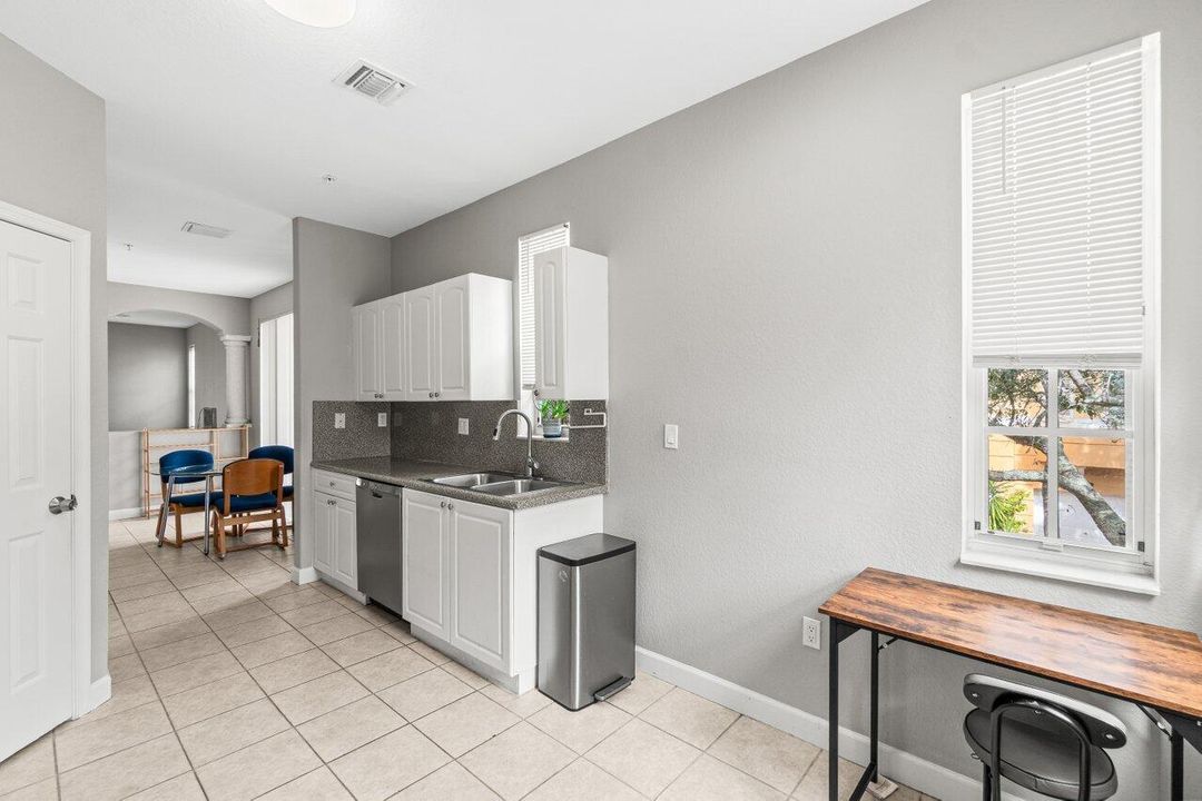 For Sale: $350,000 (4 beds, 3 baths, 1988 Square Feet)