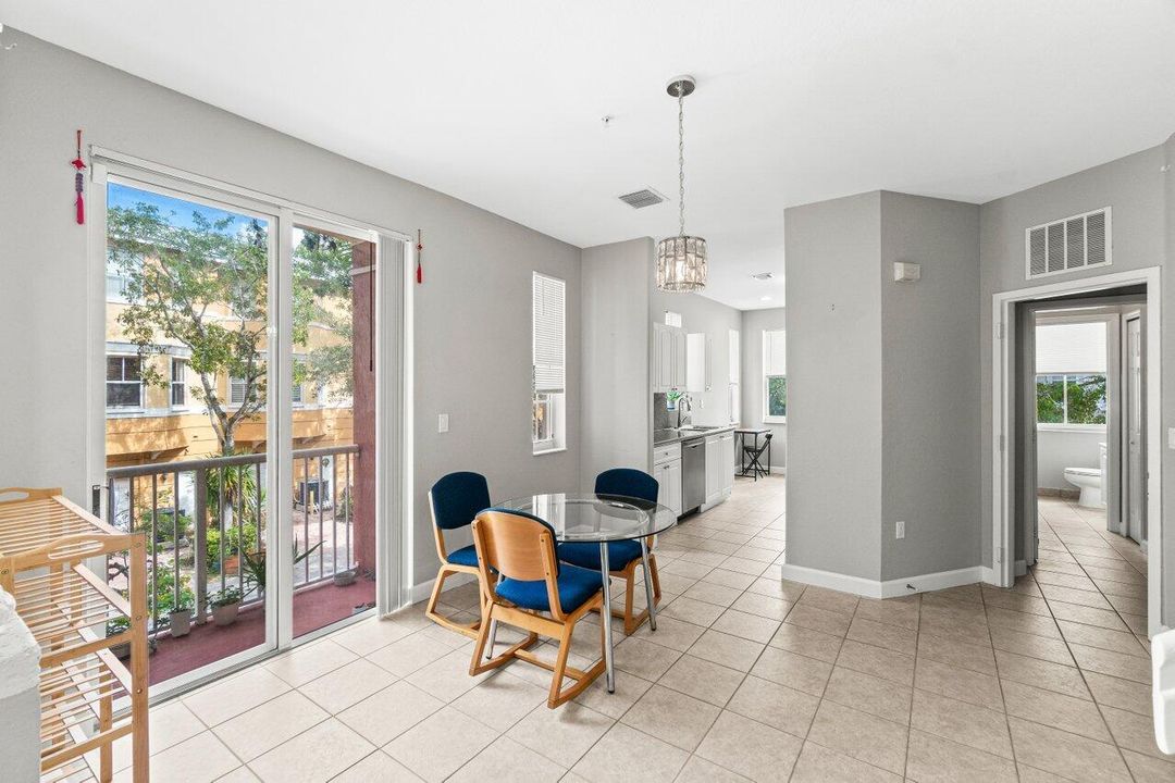 For Sale: $350,000 (4 beds, 3 baths, 1988 Square Feet)