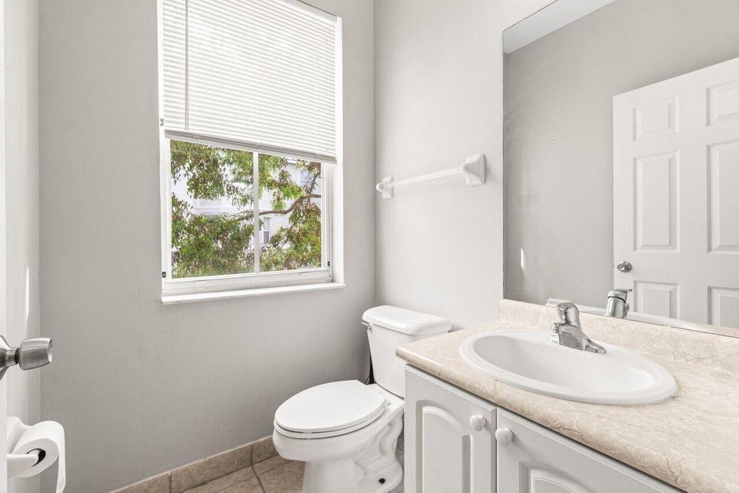 For Sale: $350,000 (4 beds, 3 baths, 1988 Square Feet)