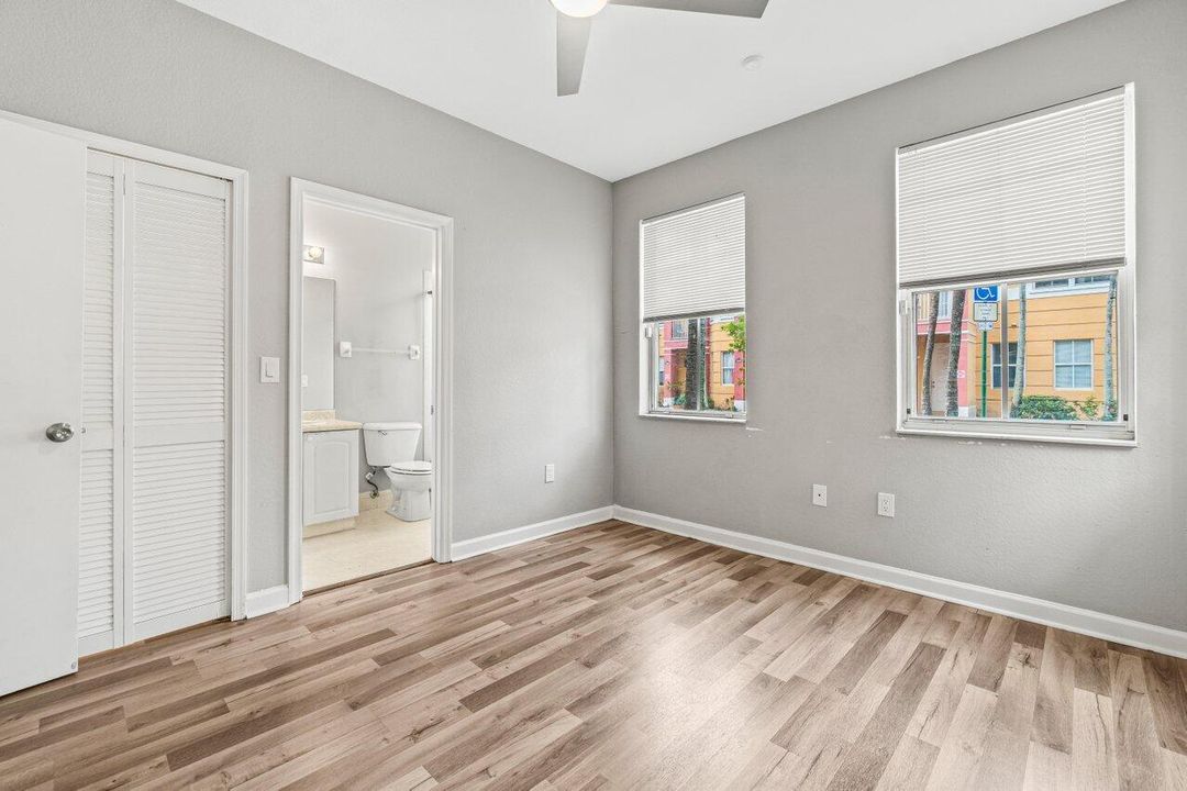 For Sale: $350,000 (4 beds, 3 baths, 1988 Square Feet)