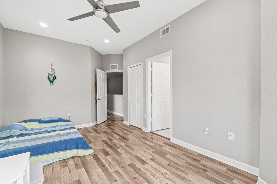 For Sale: $350,000 (4 beds, 3 baths, 1988 Square Feet)