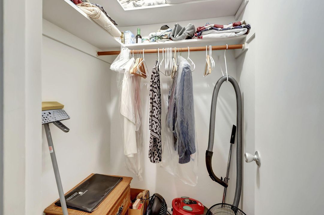 На продажу: $120,000 (1 спален, 1 ванн, 696 Квадратных фут)