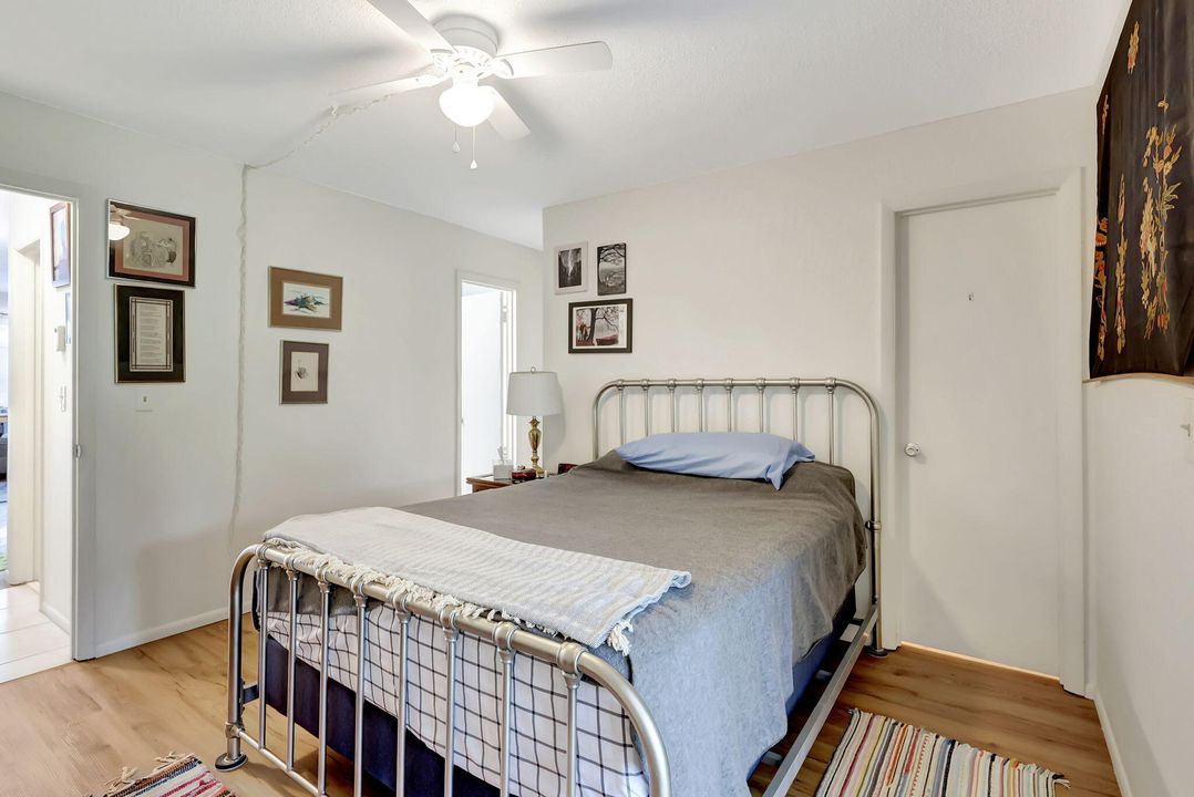 На продажу: $120,000 (1 спален, 1 ванн, 696 Квадратных фут)