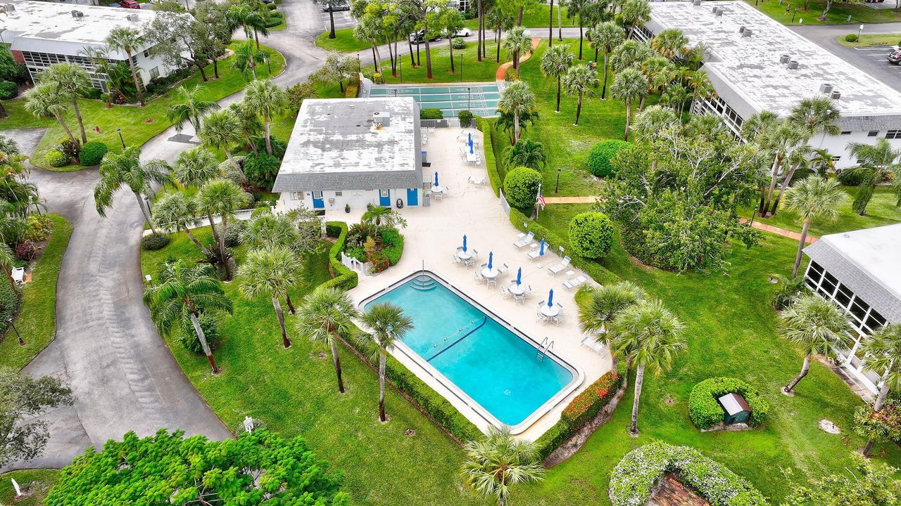 На продажу: $120,000 (1 спален, 1 ванн, 696 Квадратных фут)