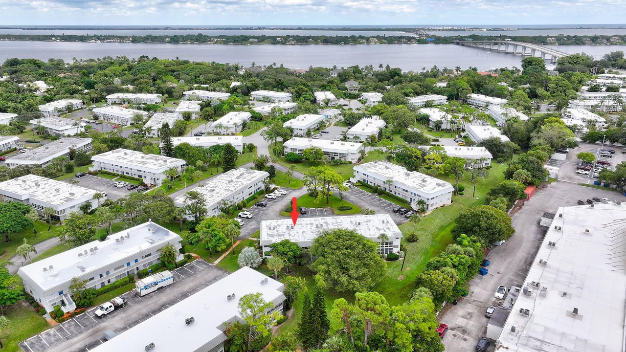 На продажу: $120,000 (1 спален, 1 ванн, 696 Квадратных фут)