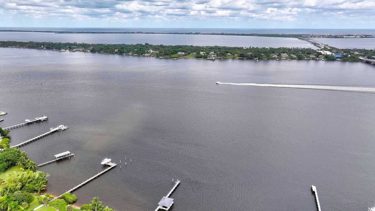 На продажу: $120,000 (1 спален, 1 ванн, 696 Квадратных фут)