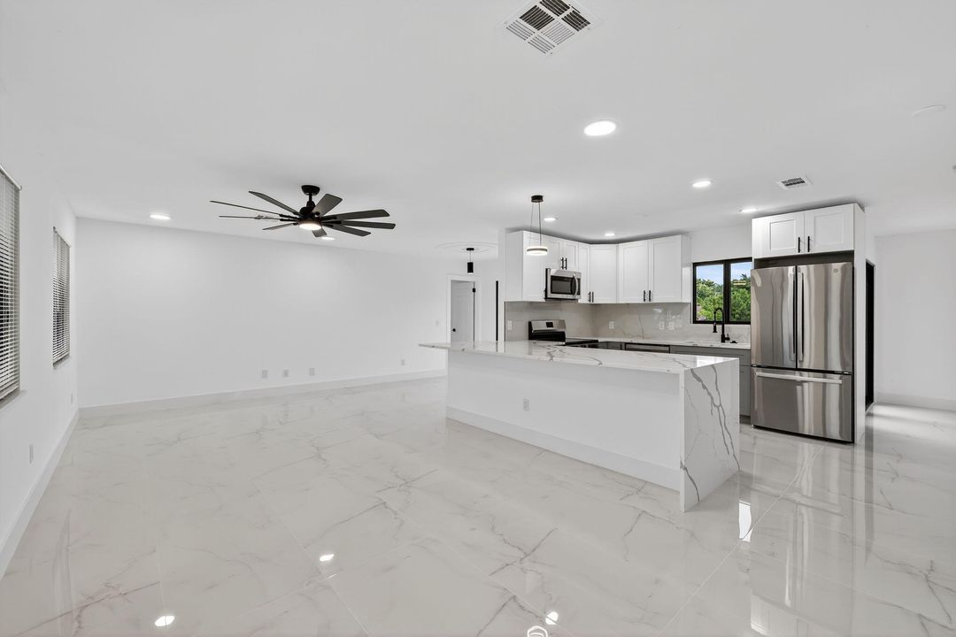 Activo con contrato: $475,850 (3 camas, 2 baños, 1592 Pies cuadrados)