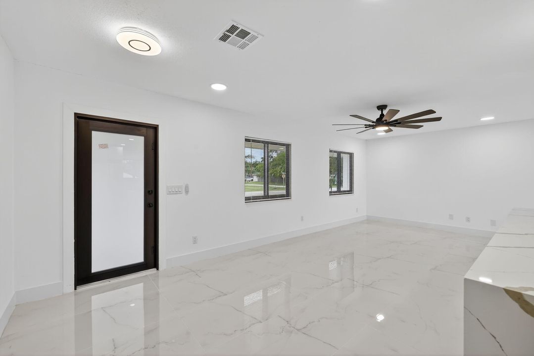 Activo con contrato: $475,850 (3 camas, 2 baños, 1592 Pies cuadrados)