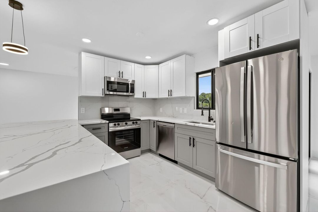 Activo con contrato: $475,850 (3 camas, 2 baños, 1592 Pies cuadrados)