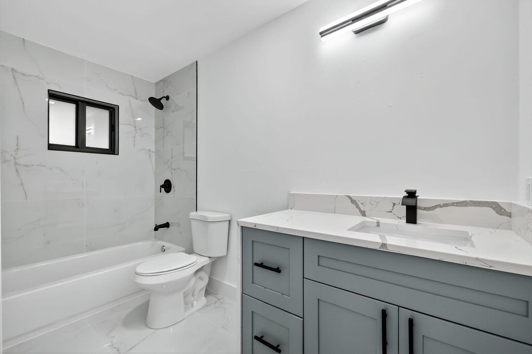 Activo con contrato: $475,850 (3 camas, 2 baños, 1592 Pies cuadrados)