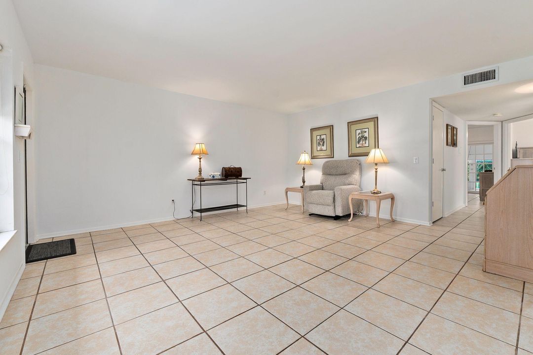 待售: $149,000 (2 贝兹, 2 浴室, 1000 平方英尺)