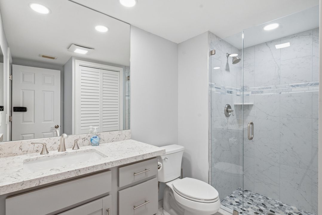 合同活跃: $2,500 (2 贝兹, 2 浴室, 1216 平方英尺)