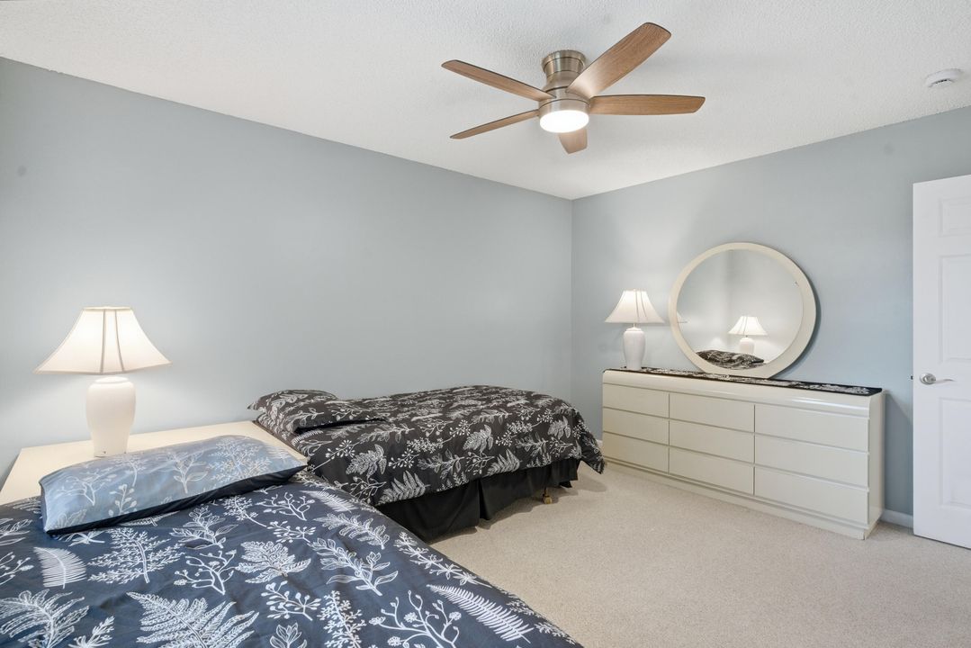 合同活跃: $2,500 (2 贝兹, 2 浴室, 1216 平方英尺)