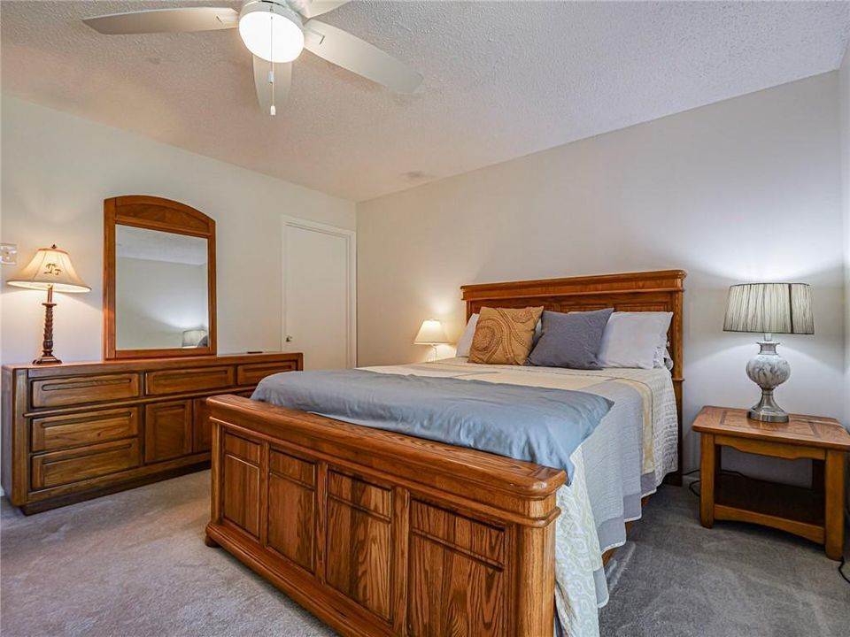 For Sale: $164,900 (2 beds, 2 baths, 1000 Square Feet)