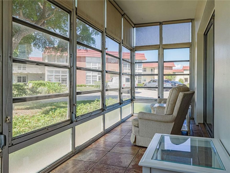 For Sale: $164,900 (2 beds, 2 baths, 1000 Square Feet)