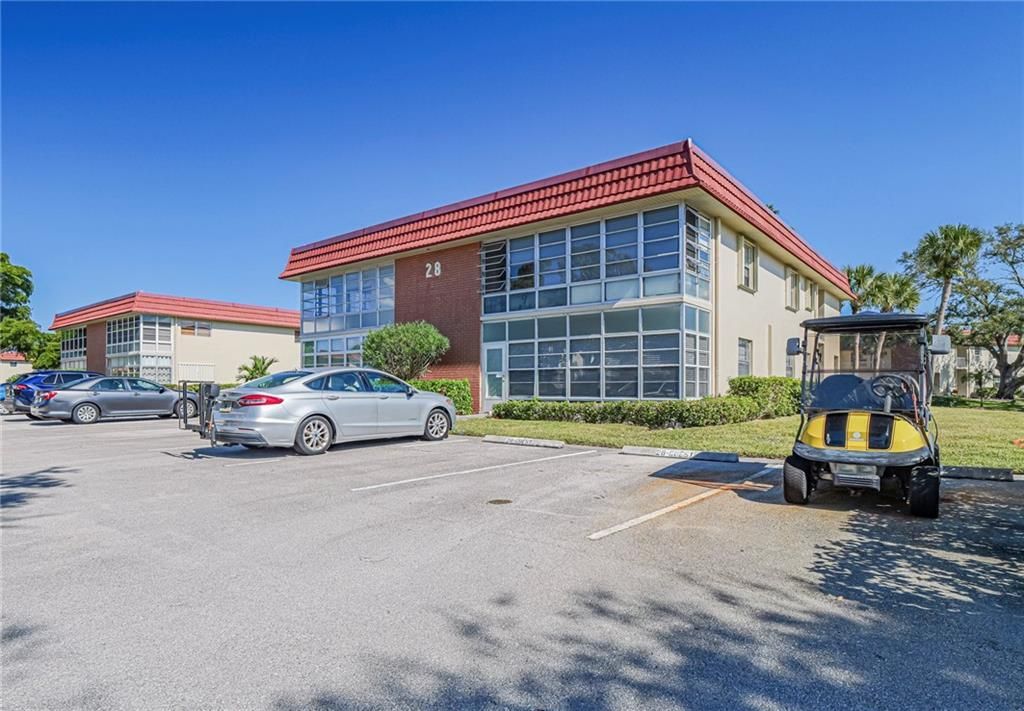 For Sale: $164,900 (2 beds, 2 baths, 1000 Square Feet)