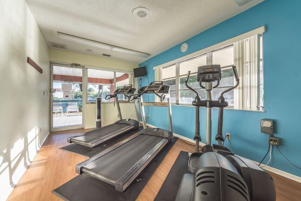 For Sale: $164,900 (2 beds, 2 baths, 1000 Square Feet)