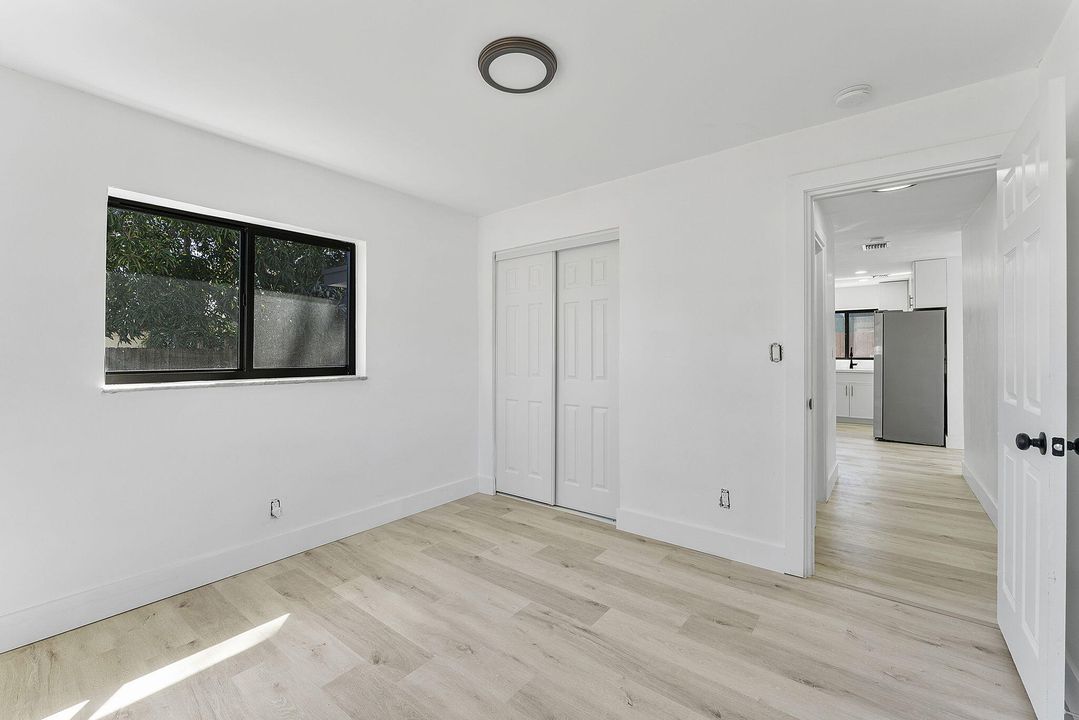 Под контрактом: $3,200 (4 спален, 2 ванн, 1613 Квадратных фут)