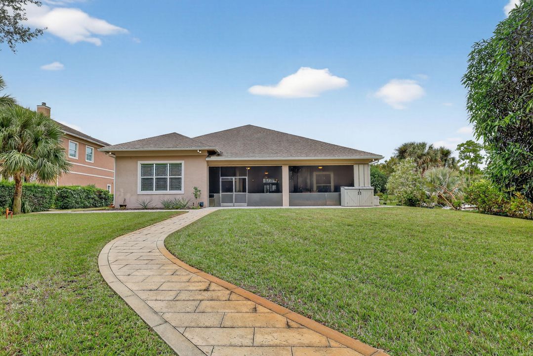 Activo con contrato: $1,650,000 (4 camas, 3 baños, 3513 Pies cuadrados)