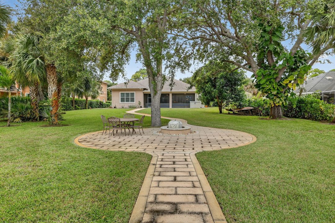 Activo con contrato: $1,650,000 (4 camas, 3 baños, 3513 Pies cuadrados)