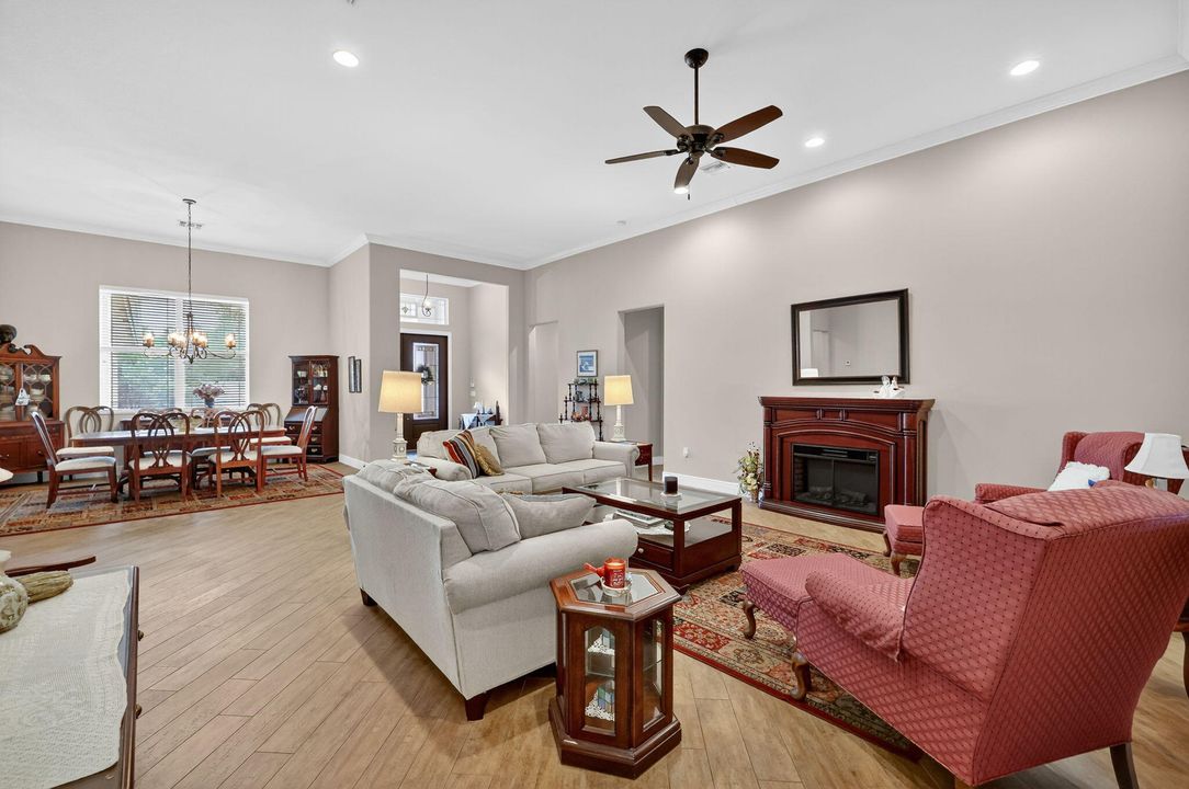 Activo con contrato: $1,650,000 (4 camas, 3 baños, 3513 Pies cuadrados)