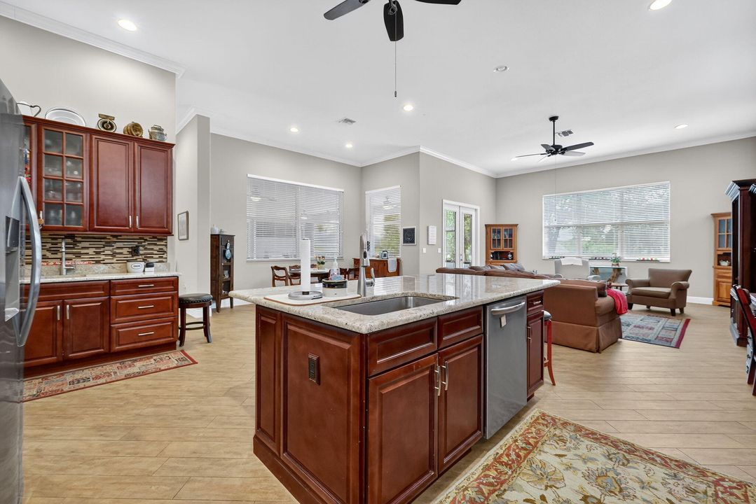 Activo con contrato: $1,650,000 (4 camas, 3 baños, 3513 Pies cuadrados)