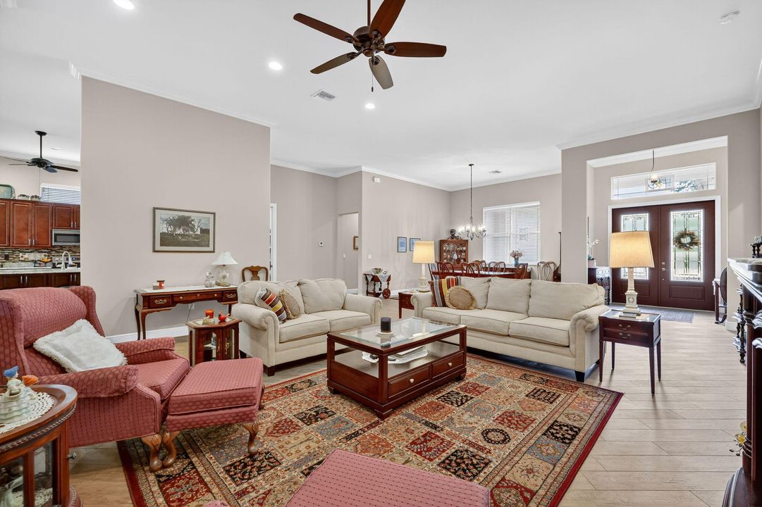 Activo con contrato: $1,650,000 (4 camas, 3 baños, 3513 Pies cuadrados)