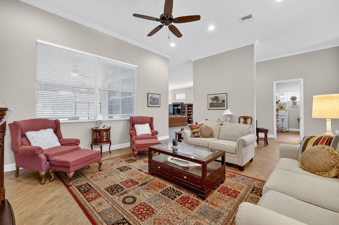 Activo con contrato: $1,650,000 (4 camas, 3 baños, 3513 Pies cuadrados)