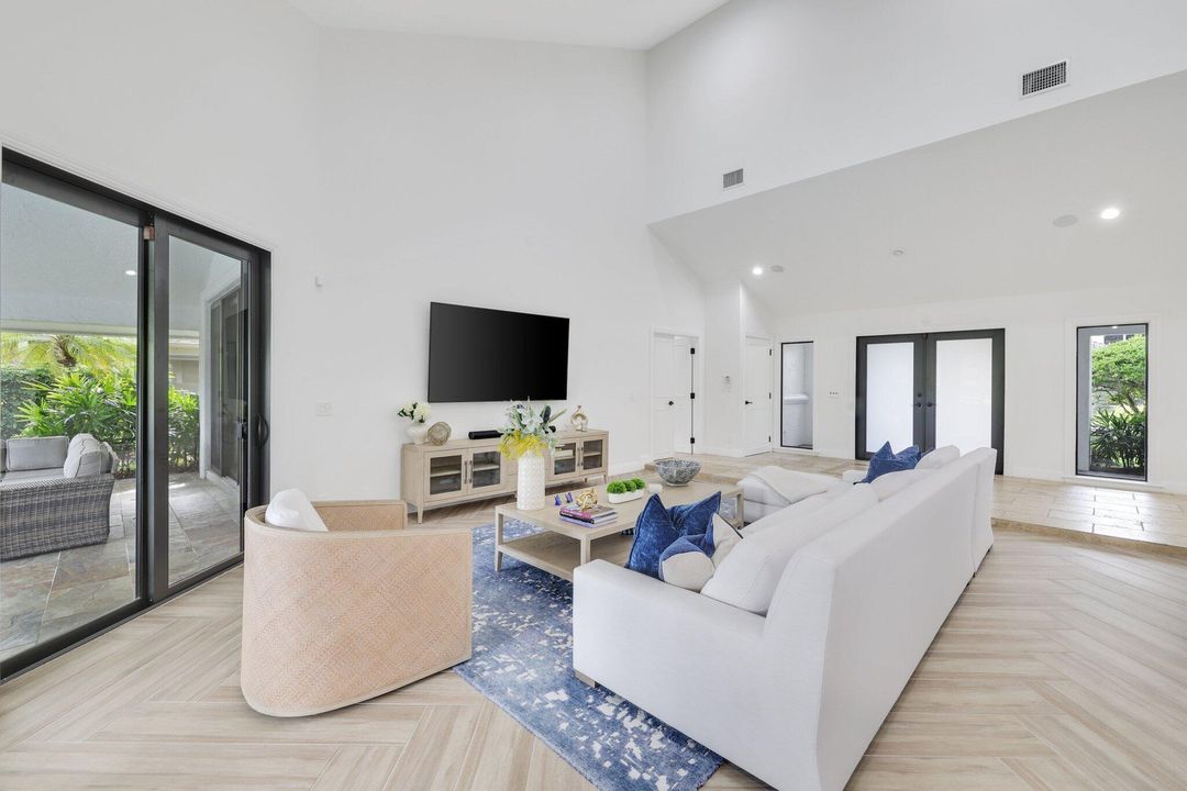 Active With Contract: $2,695,000 (4 beds, 3 baths, 3906 Square Feet)