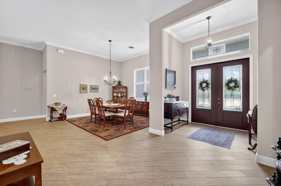 Activo con contrato: $1,650,000 (4 camas, 3 baños, 3513 Pies cuadrados)