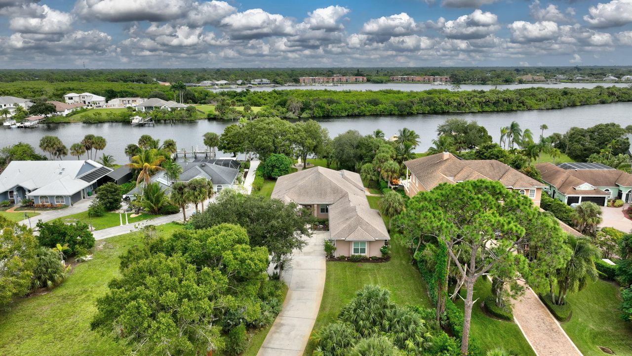 Activo con contrato: $1,650,000 (4 camas, 3 baños, 3513 Pies cuadrados)