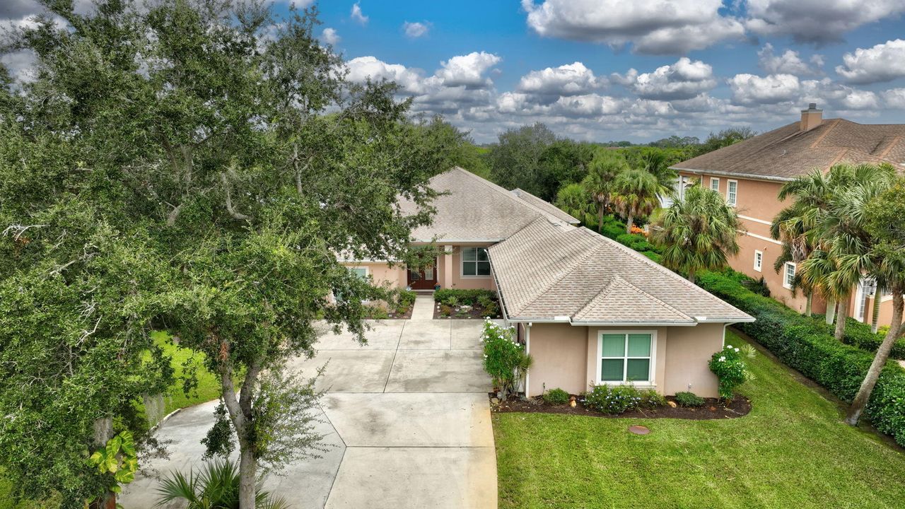 Activo con contrato: $1,650,000 (4 camas, 3 baños, 3513 Pies cuadrados)