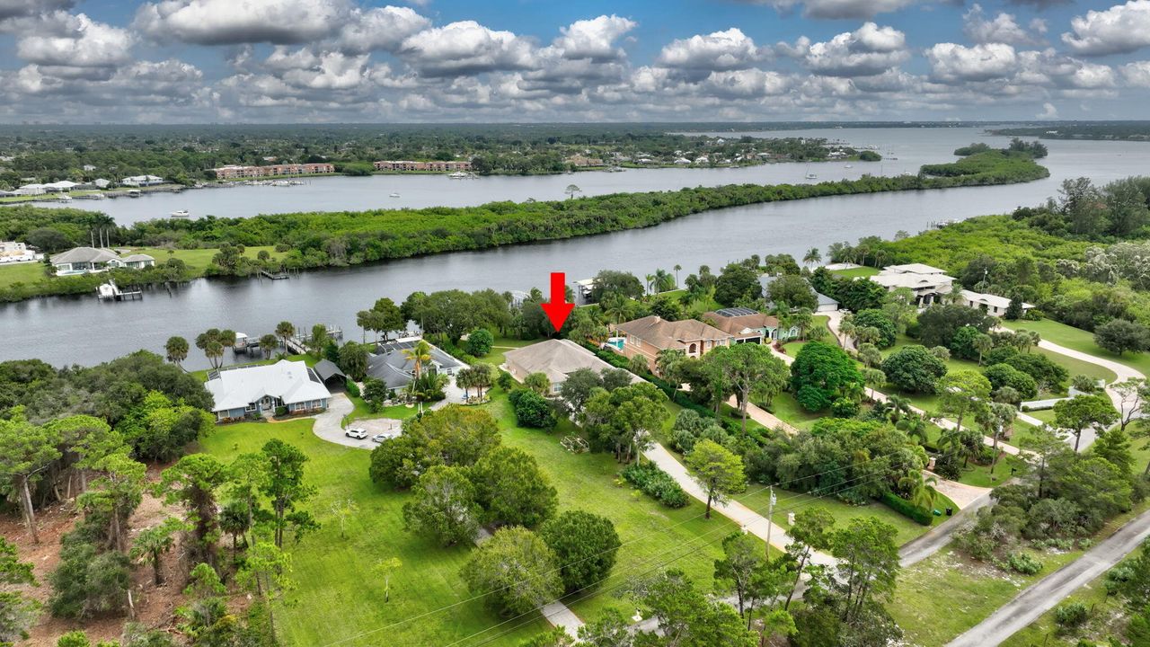 Activo con contrato: $1,650,000 (4 camas, 3 baños, 3513 Pies cuadrados)