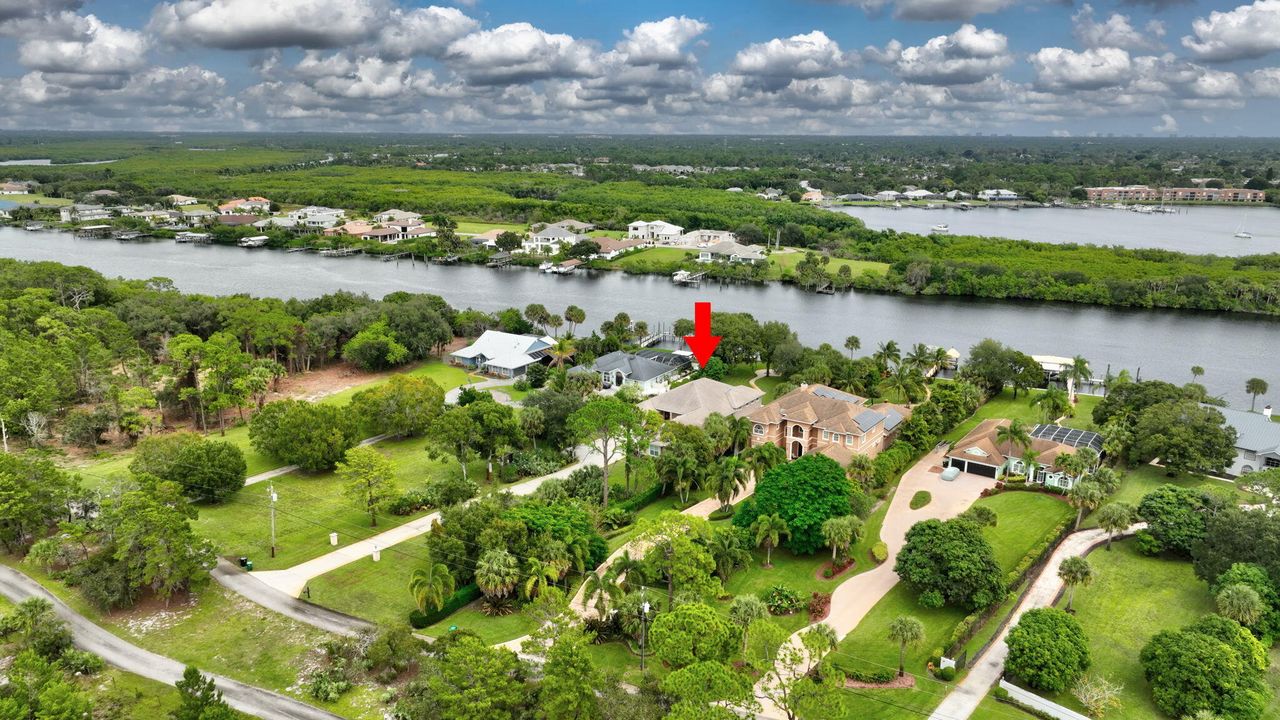 Activo con contrato: $1,650,000 (4 camas, 3 baños, 3513 Pies cuadrados)