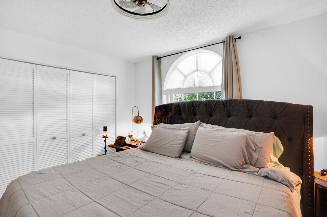 В аренду: $2,600 (3 спален, 2 ванн, 1355 Квадратных фут)