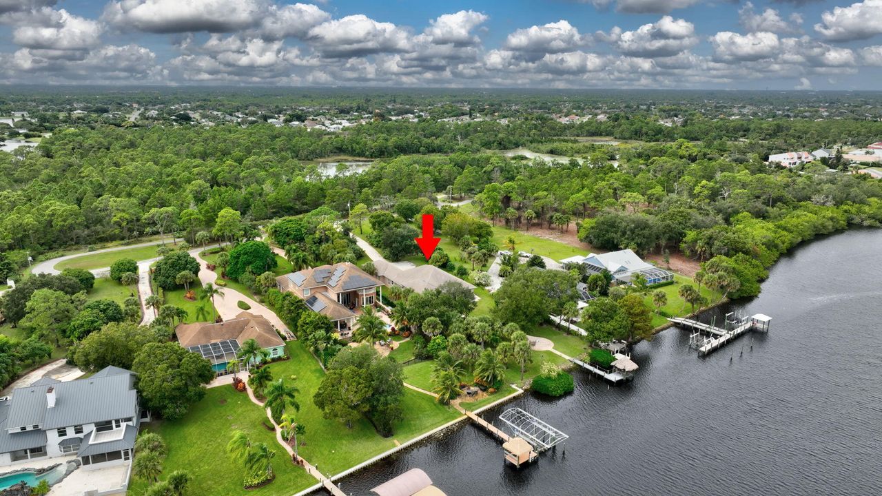 Activo con contrato: $1,650,000 (4 camas, 3 baños, 3513 Pies cuadrados)