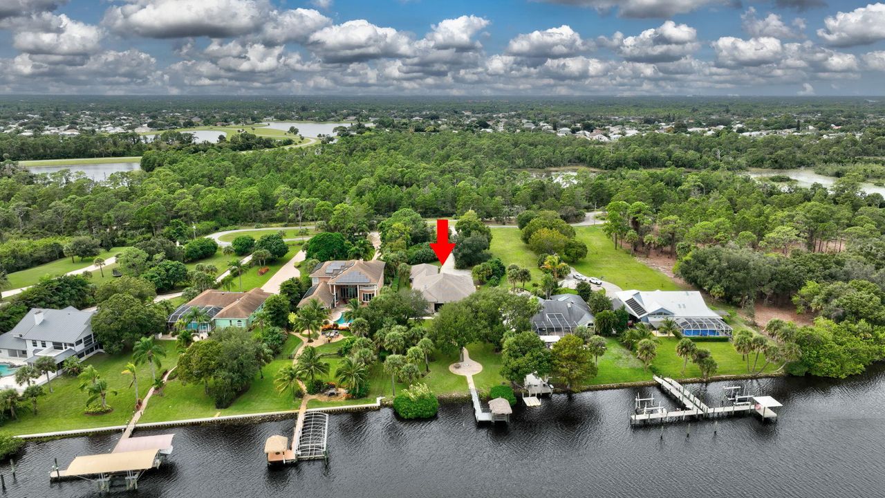 Activo con contrato: $1,650,000 (4 camas, 3 baños, 3513 Pies cuadrados)