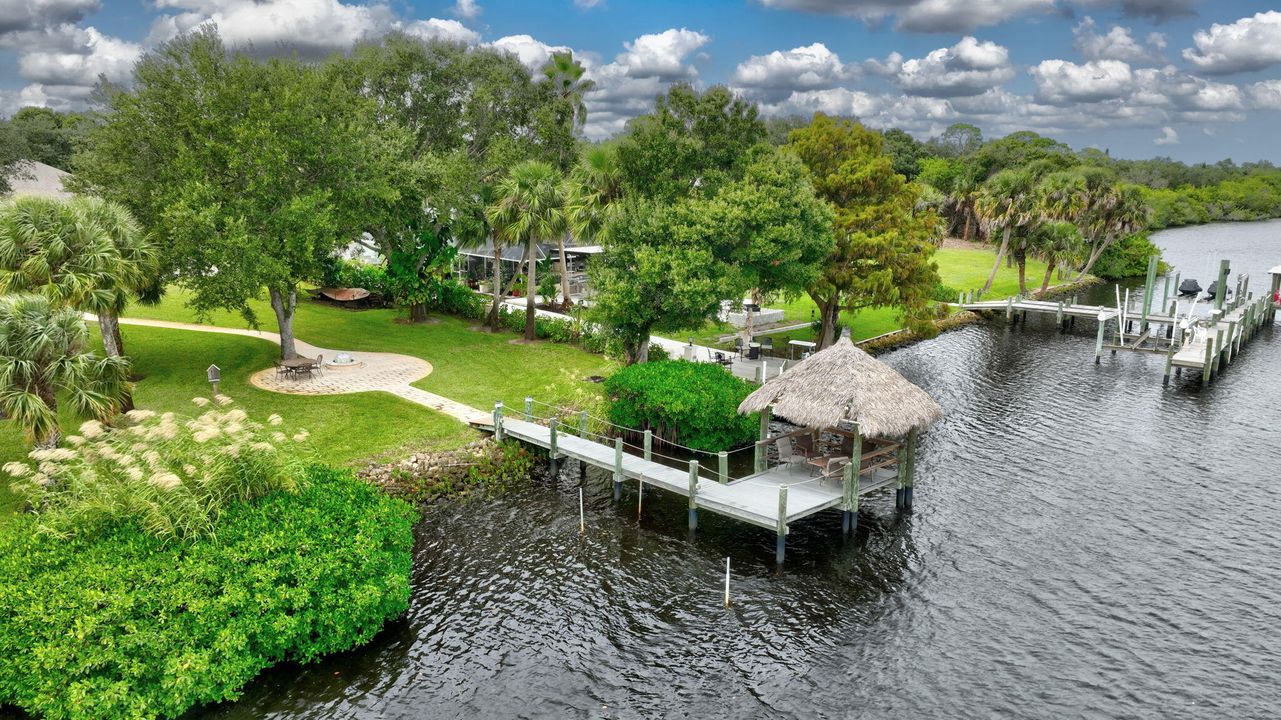 Activo con contrato: $1,650,000 (4 camas, 3 baños, 3513 Pies cuadrados)